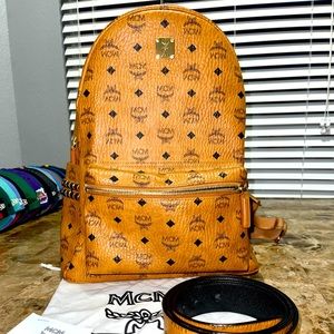 MCM Medium Backpack-SOLD❤️❤️